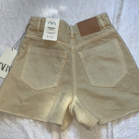 Zara Seamless Shorts - Picture 5 of 7